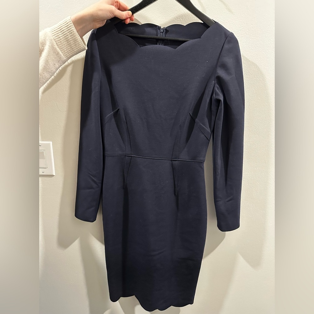 Valentino navy blue scalloped neckline and hem dress. Size 6.